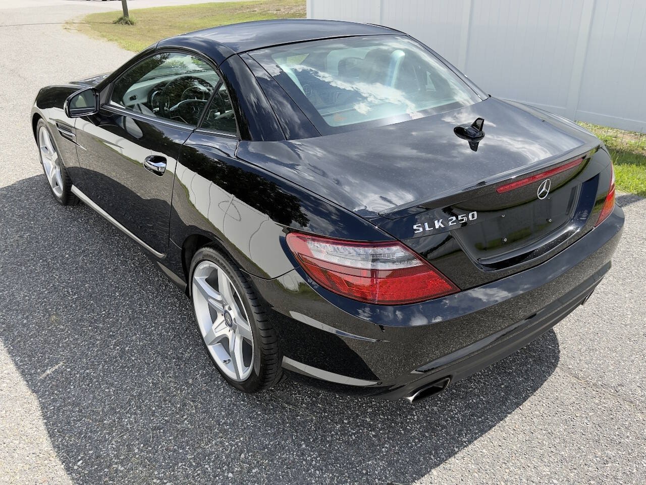 Used 2013 Mercedes-Benz SLK 250 image 17
