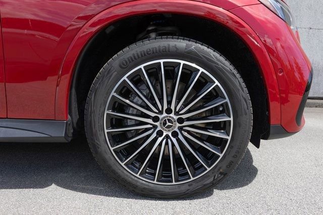 Certified 2025 Mercedes-Benz GLC 300 4MATIC image 11