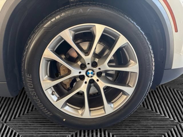 Used 2019 BMW X5 xDrive40i w/ Convenience Package AWD/4WD image 32