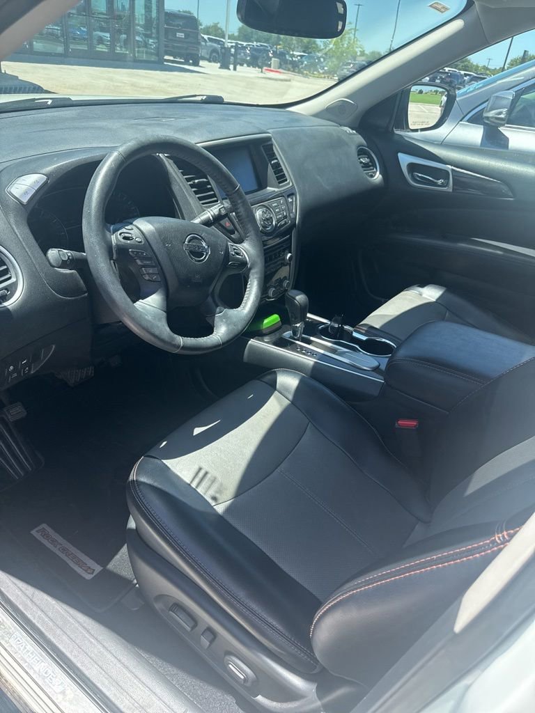 Used 2020 Nissan Pathfinder SL FWD image 6