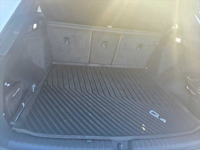 Used 2024 Audi Q4 e-tron Prestige image 18