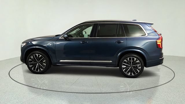 New 2026 Volvo XC90 T8 Plus w/ Protection Package AWD/4WD image 4
