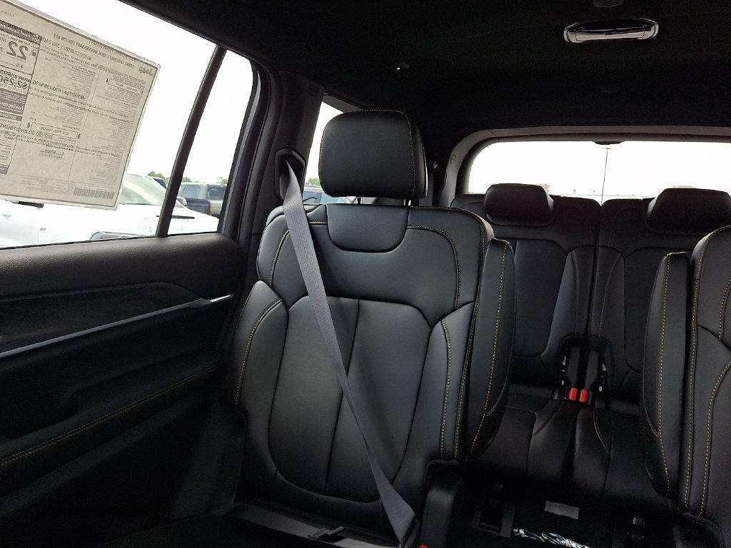 New 2026 Jeep Grand Cherokee L Limited AWD/4WD image 13