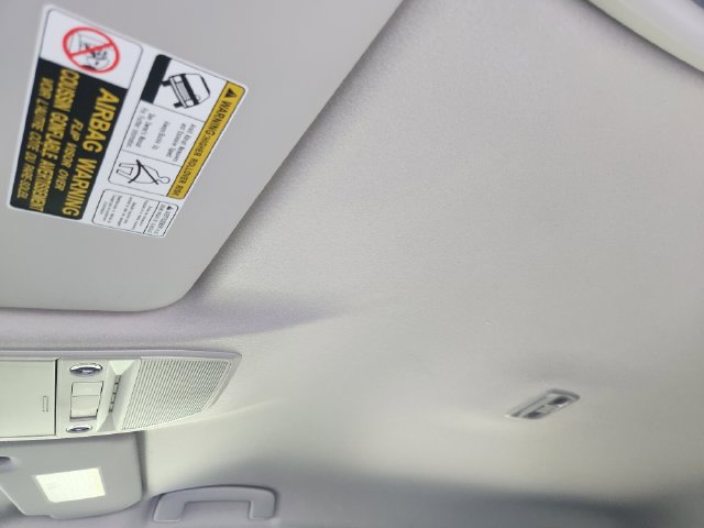 New 2025 Nissan Kicks SR w/ Illumination Package FWD image 19