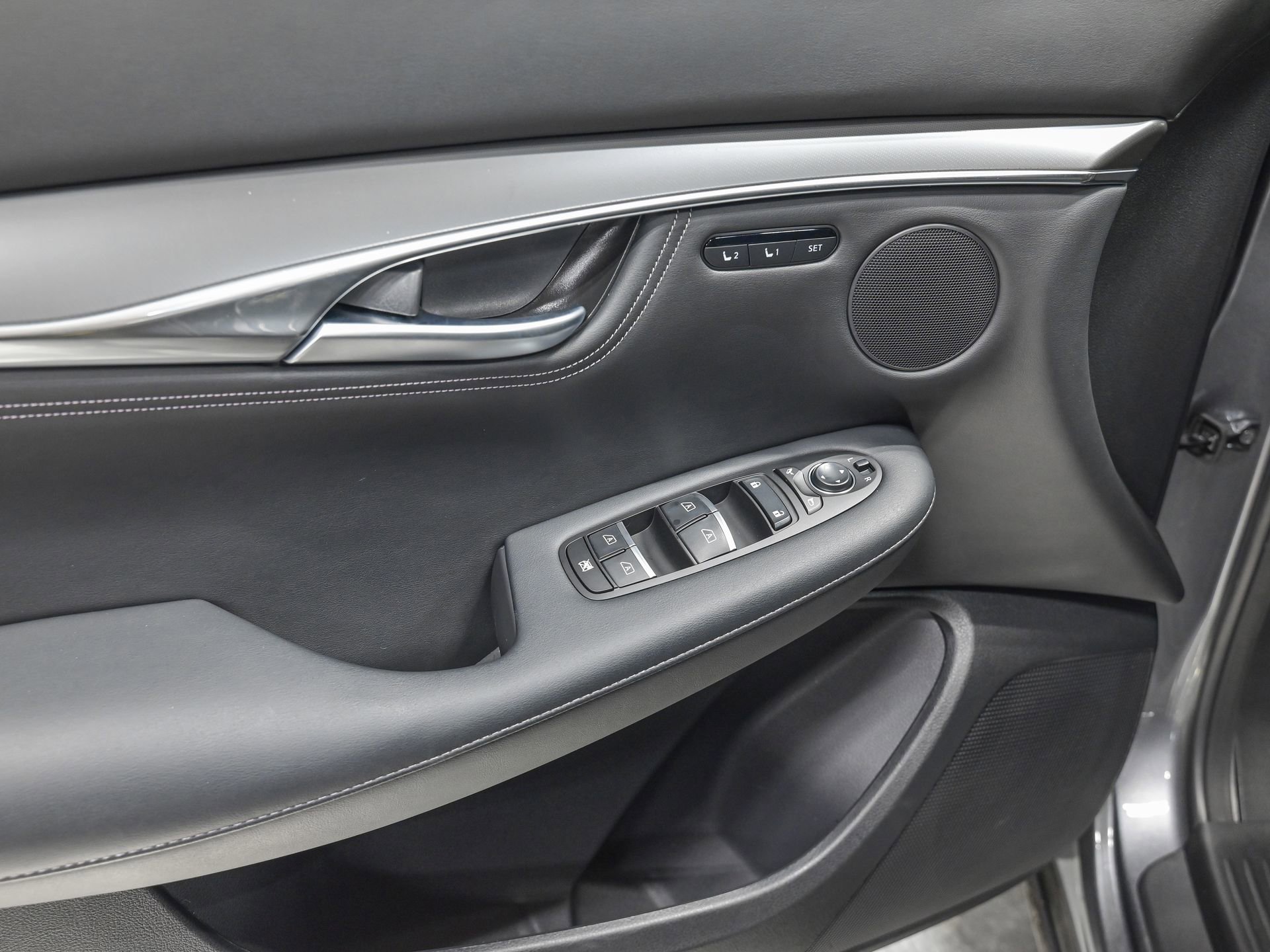 Used 2025 INFINITI QX55 Luxe w/ Cargo Package image 13