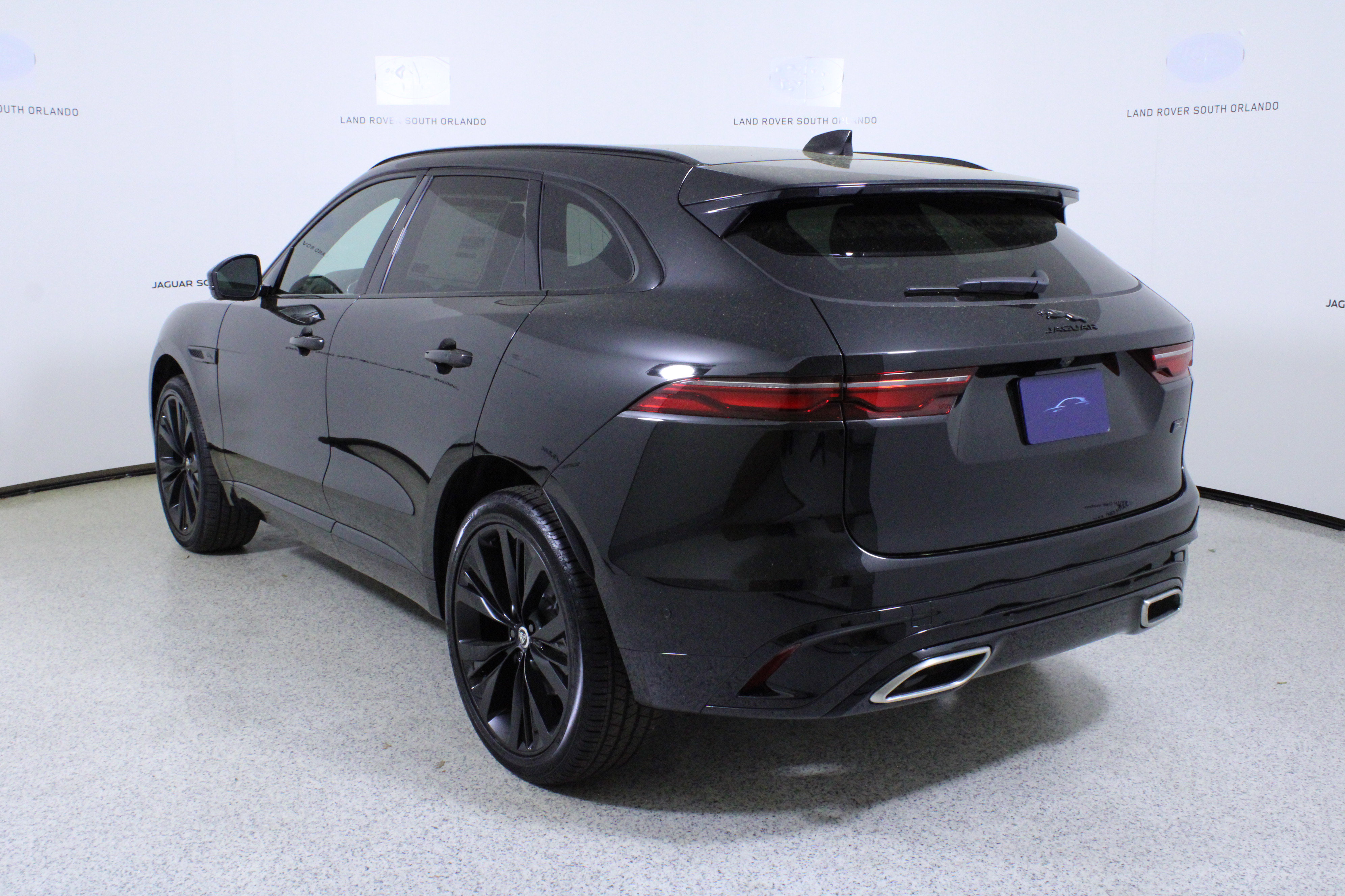 New 2026 Jaguar F-PACE R-Dynamic S image 5