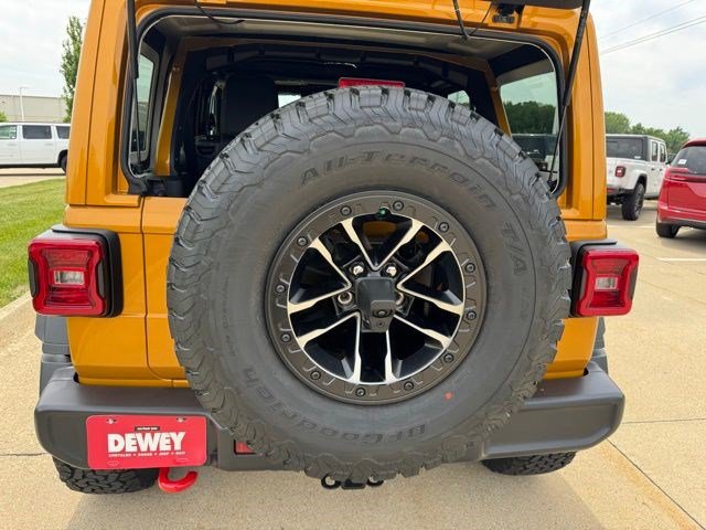 New 2026 Jeep Wrangler Unlimited Rubicon w/ Xtreme 35 Tire Package AWD/4WD image 32