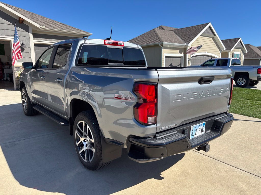 Used 2023 Chevrolet Colorado Z71 w/ Z71 Convenience Package 2 AWD/4WD image 10