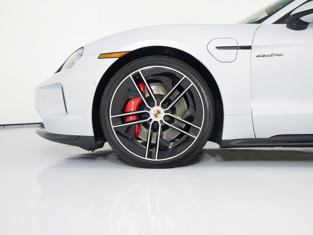 New 2026 Porsche Taycan GTS AWD/4WD image 14