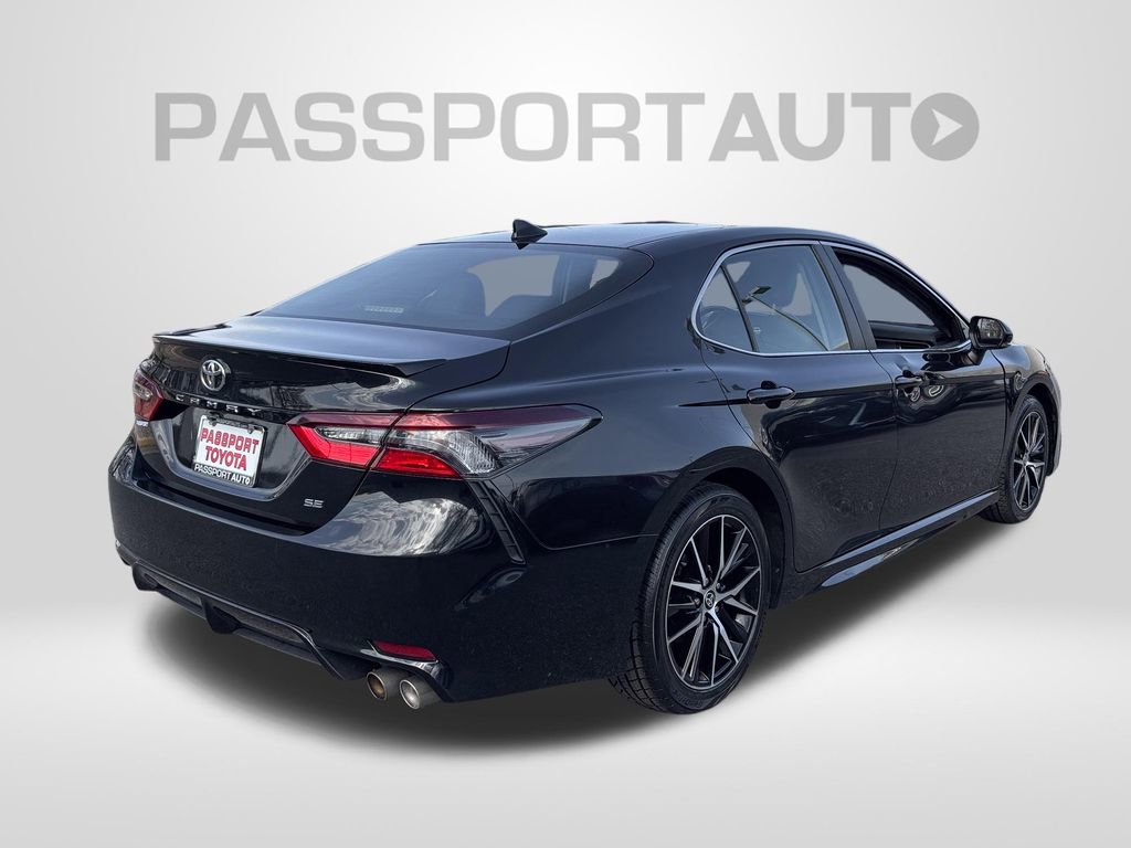 Used 2023 Toyota Camry SE FWD image 4