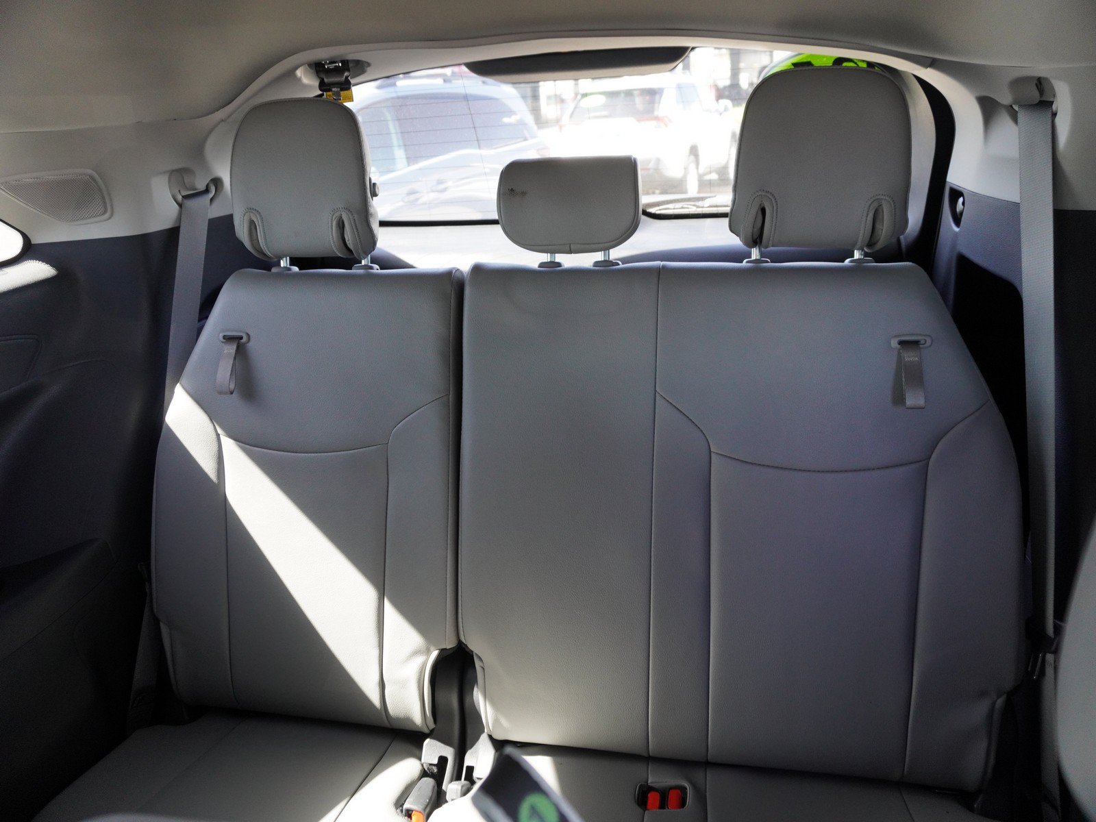 Used 2025 Toyota Sienna XLE w/ XLE Plus Package FWD image 14