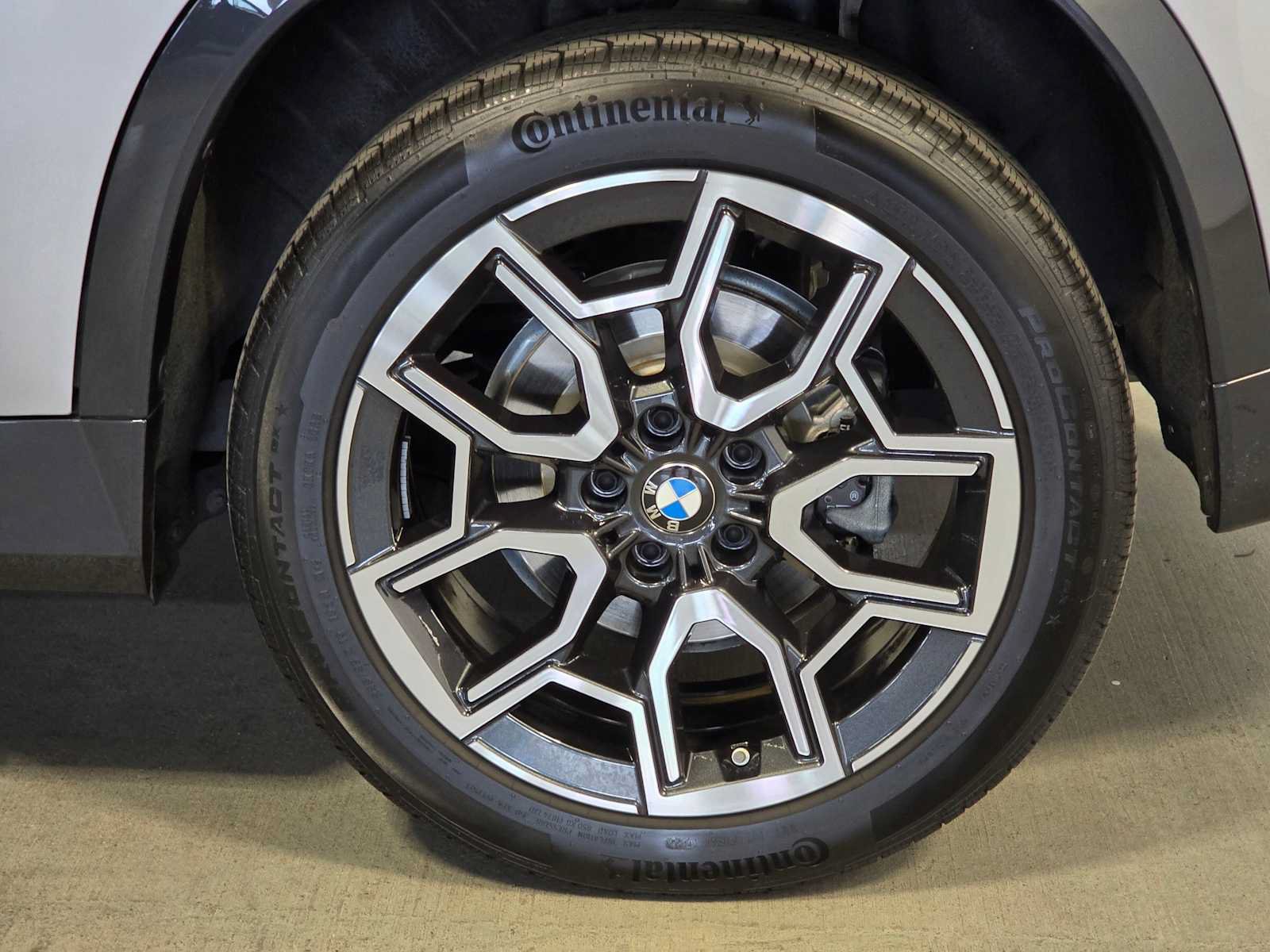 Used 2025 BMW X1 xDrive28i w/ Convenience Package AWD/4WD image 9
