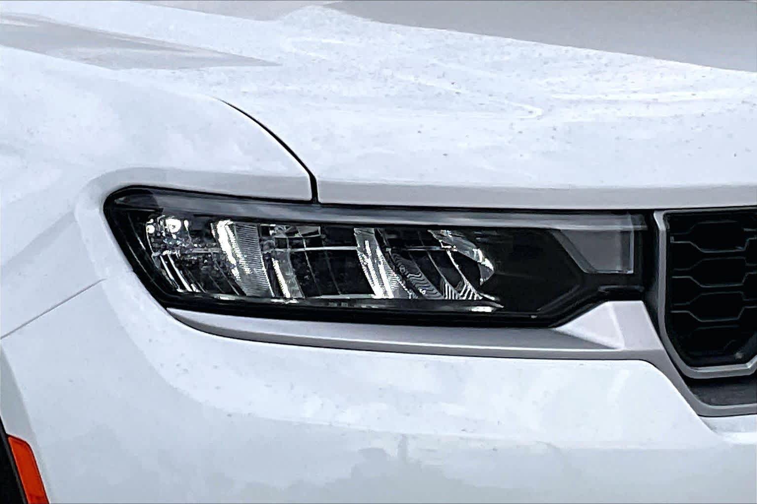 New 2026 Jeep Grand Cherokee Limited AWD/4WD image 10