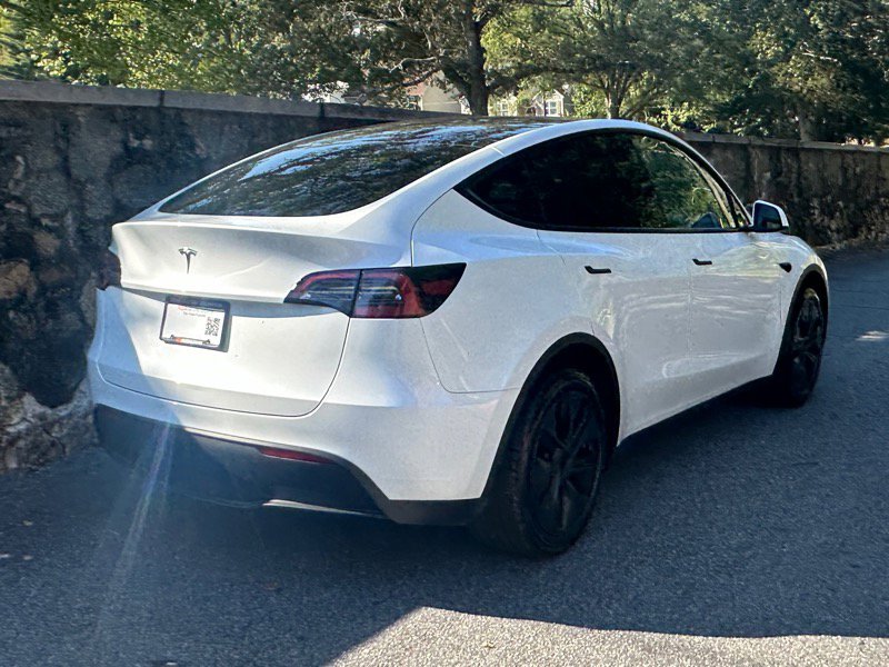 Used 2025 Tesla Model Y Long Range image 12