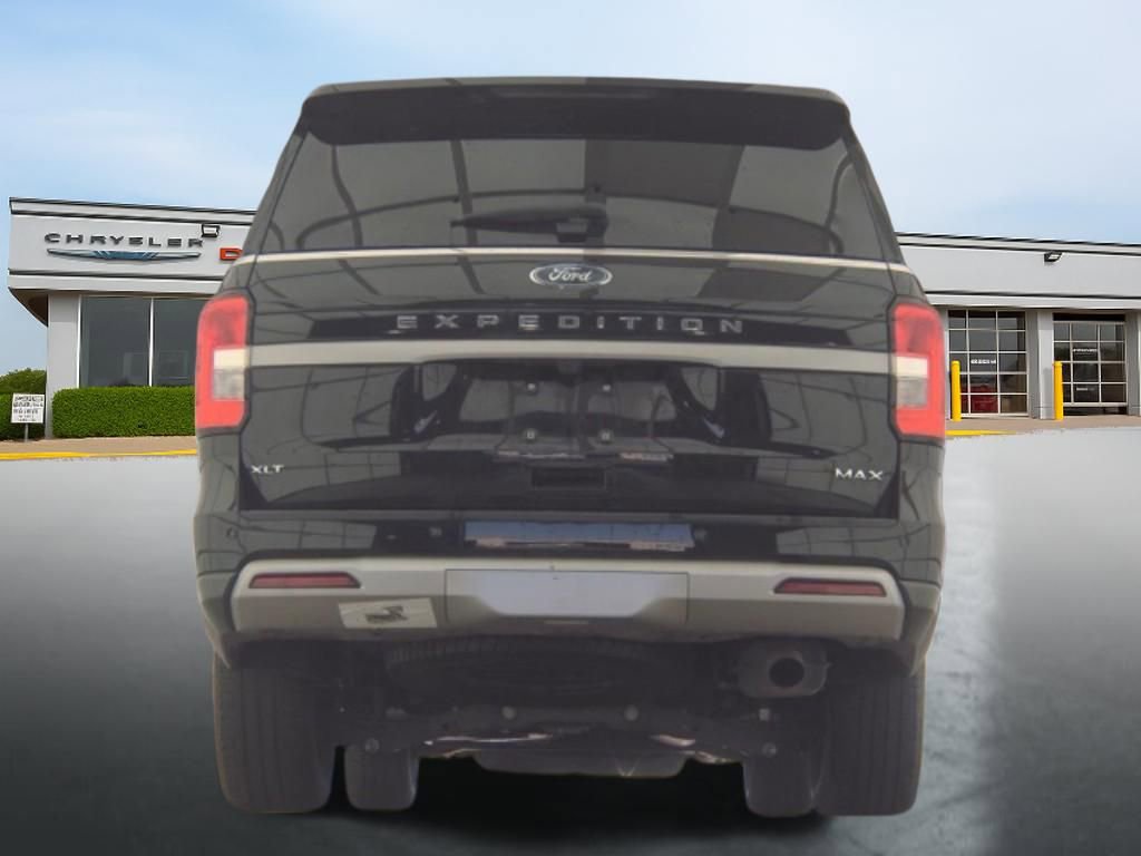 Used 2024 Ford Expedition Max XLT image 5