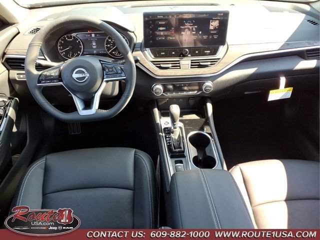 Used 2025 Nissan Altima 2.5 SL FWD image 23