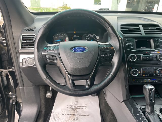 Used 2017 Ford Explorer XLT AWD/4WD image 14