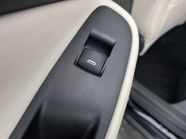 Used 2024 Buick Encore GX Avenir w/ Avenir Technology Package image 11