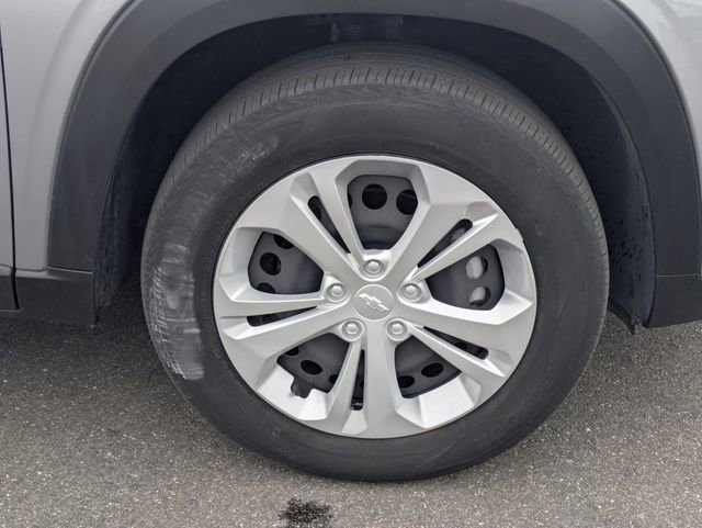 Used 2024 Chevrolet Trax LS w/ Driver Confidence Package FWD image 11