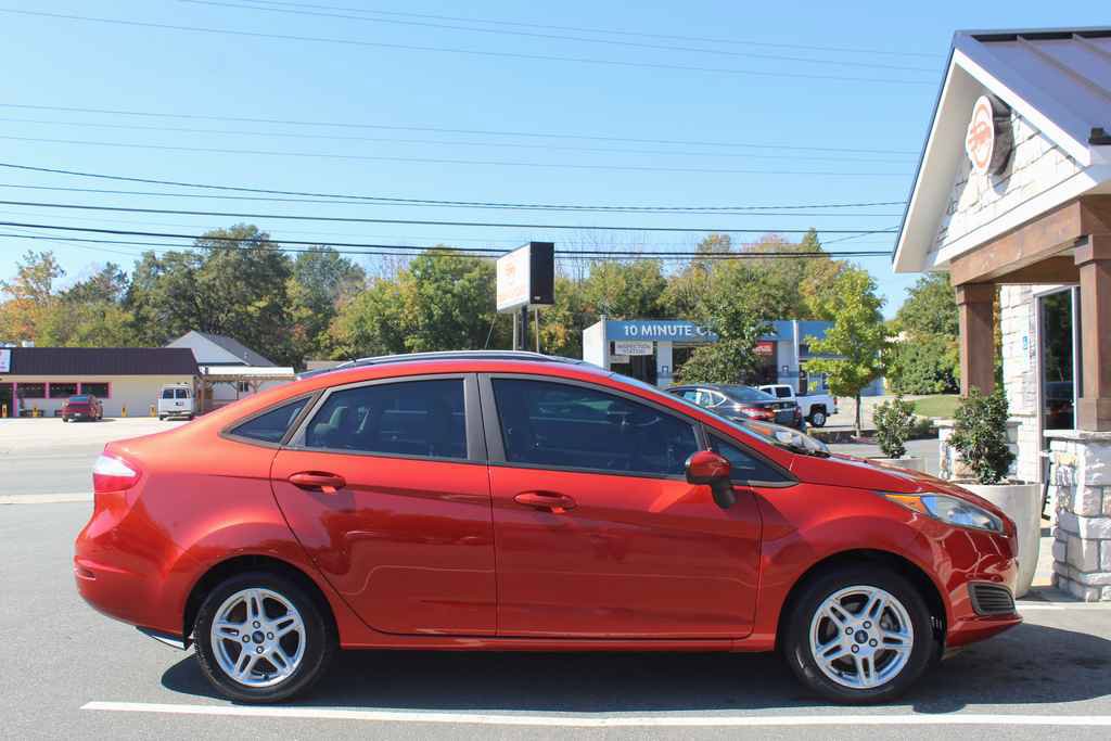 Used 2018 Ford Fiesta SE FWD image 4