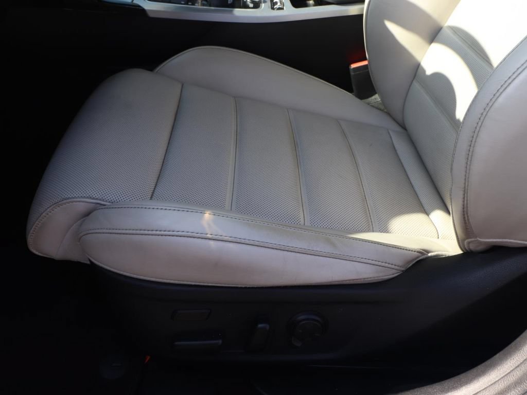 Used 2018 Kia Stinger GT2 AWD/4WD image 19
