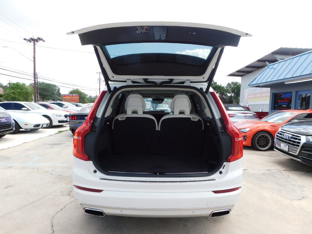 Used 2020 Volvo XC90 T5 Momentum w/ Protection Package Premier image 18