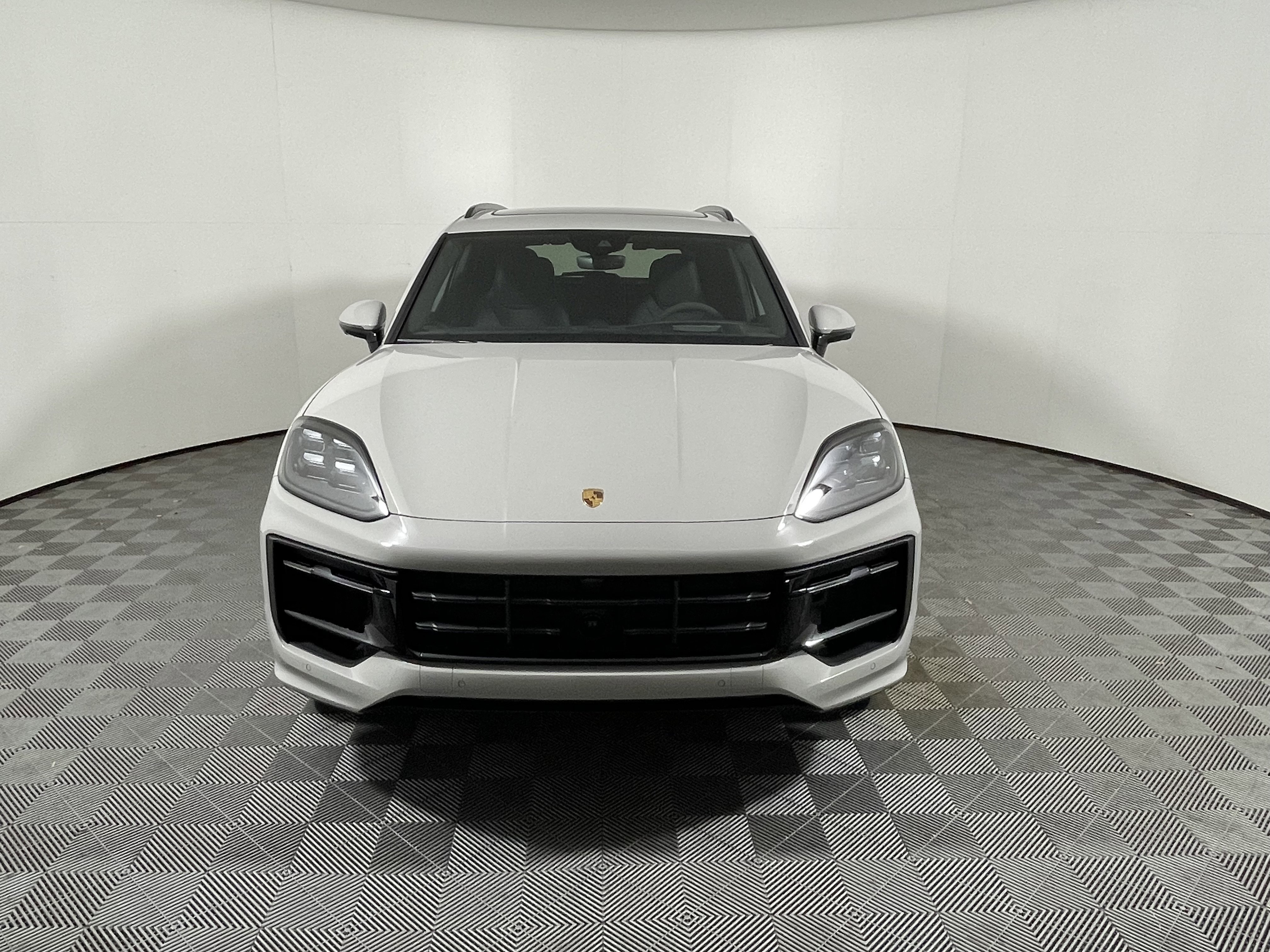 New 2026 Porsche Cayenne GTS image 10