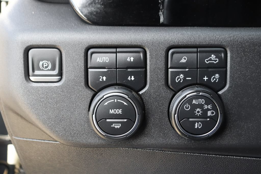 Used 2024 Chevrolet Silverado 1500 LT Trail Boss w/ LT Trail Boss Premium Package AWD/4WD image 20