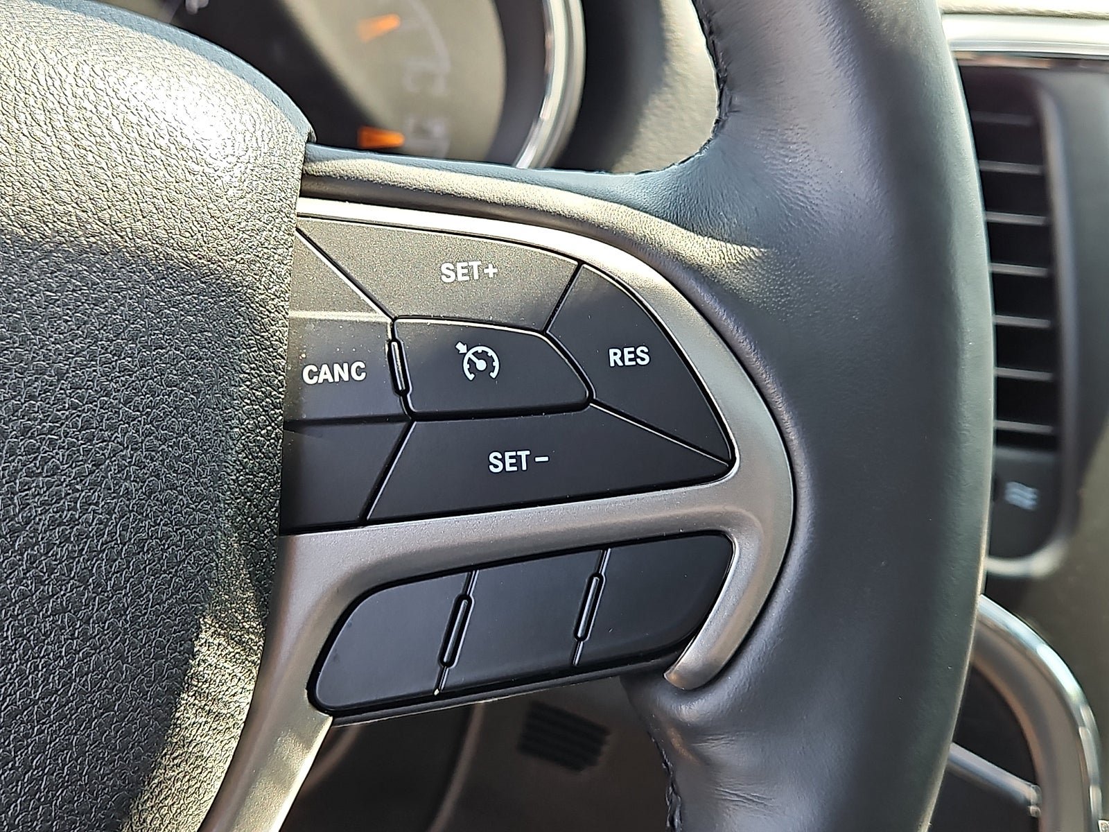 Used 2018 Jeep Grand Cherokee Limited AWD/4WD image 24