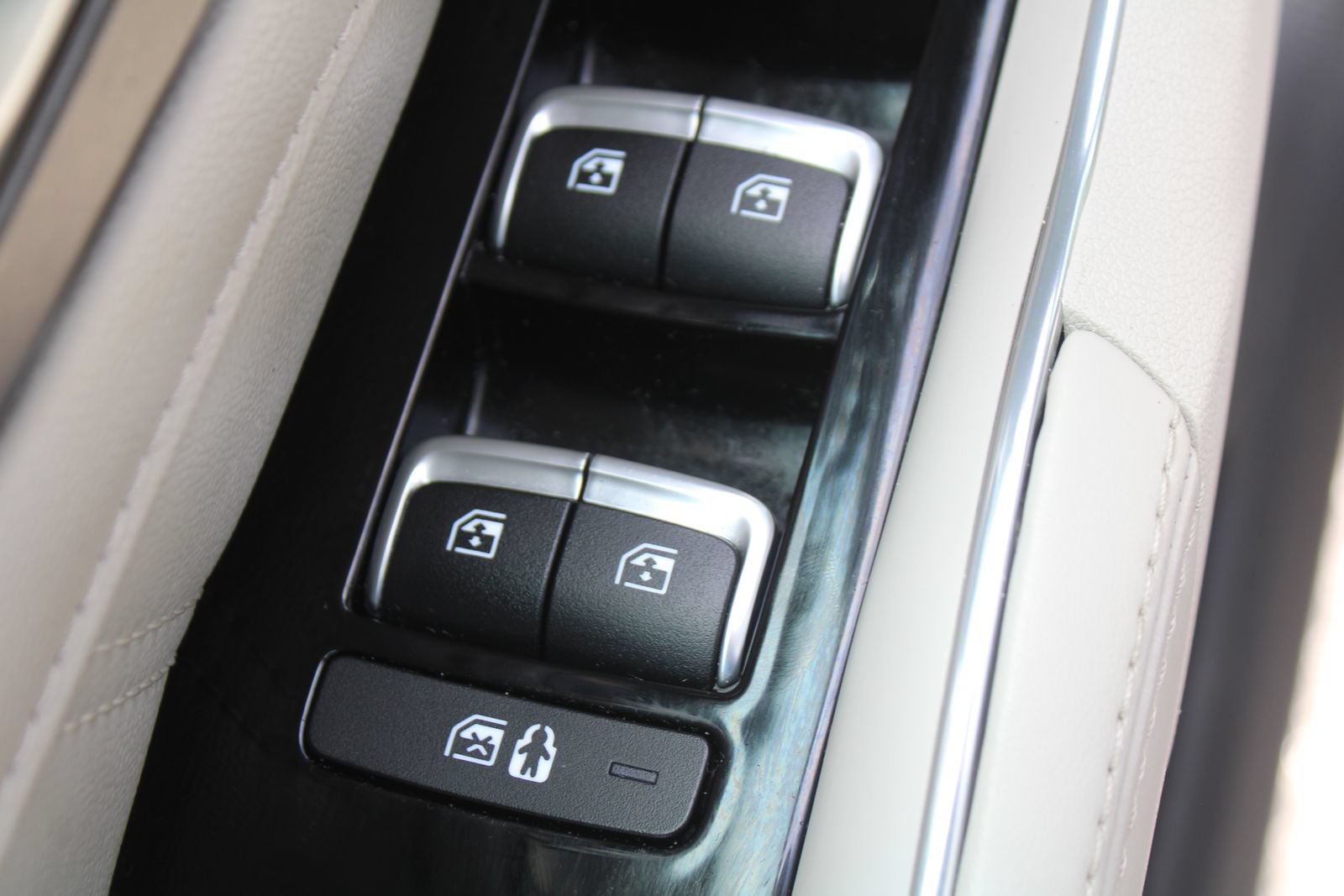 Certified 2022 Kia Sorento SX FWD image 21