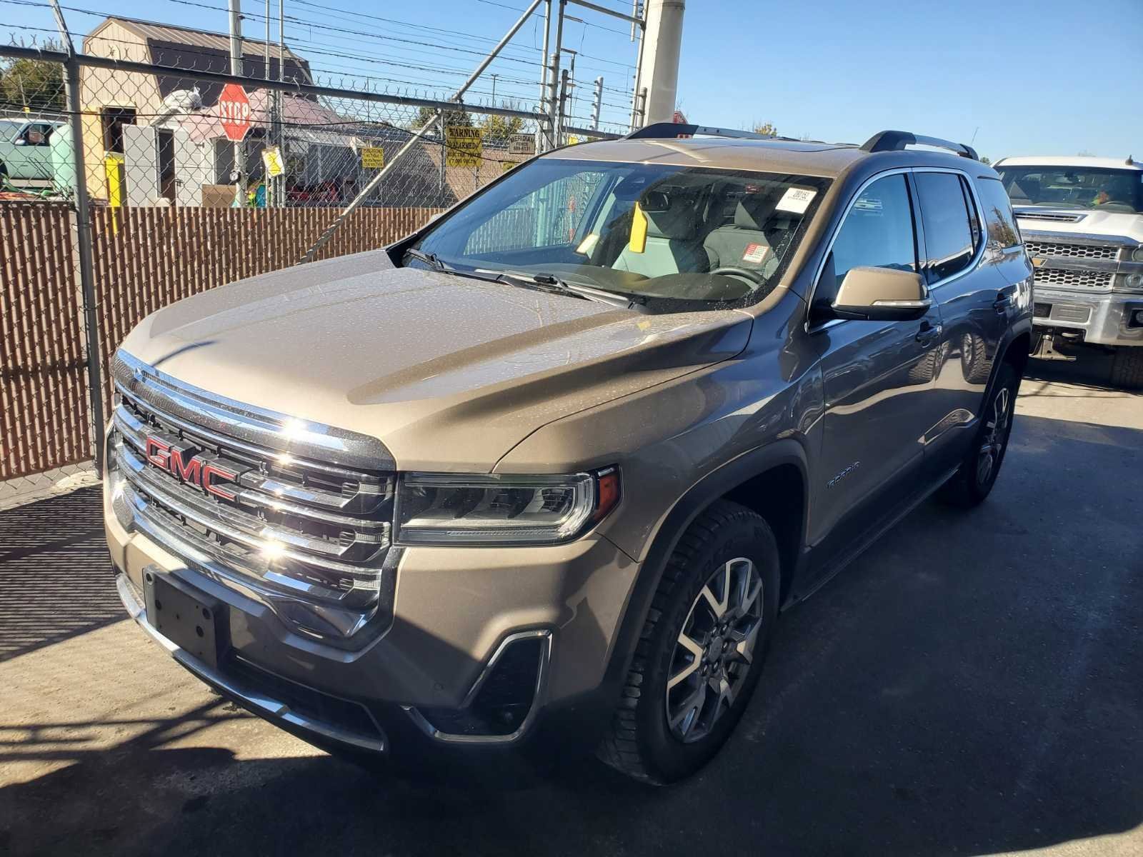 Used 2023 GMC Acadia SLT w/ Preferred Package