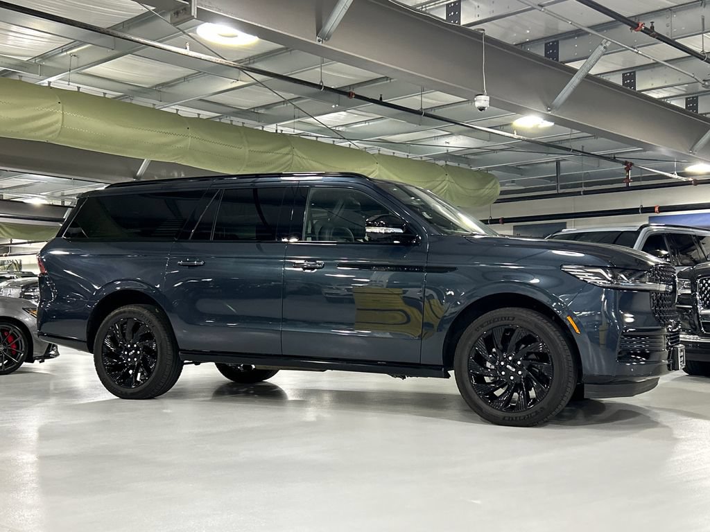 Used 2026 Lincoln Navigator L Reserve w/ Jet Appearance Package