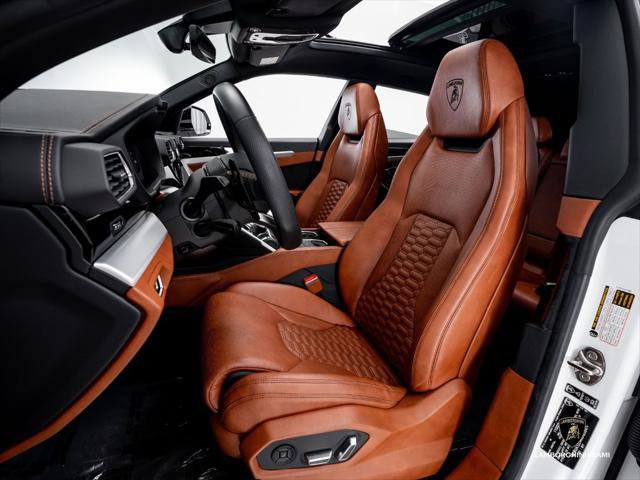 Used 2022 Lamborghini Urus AWD/4WD image 29