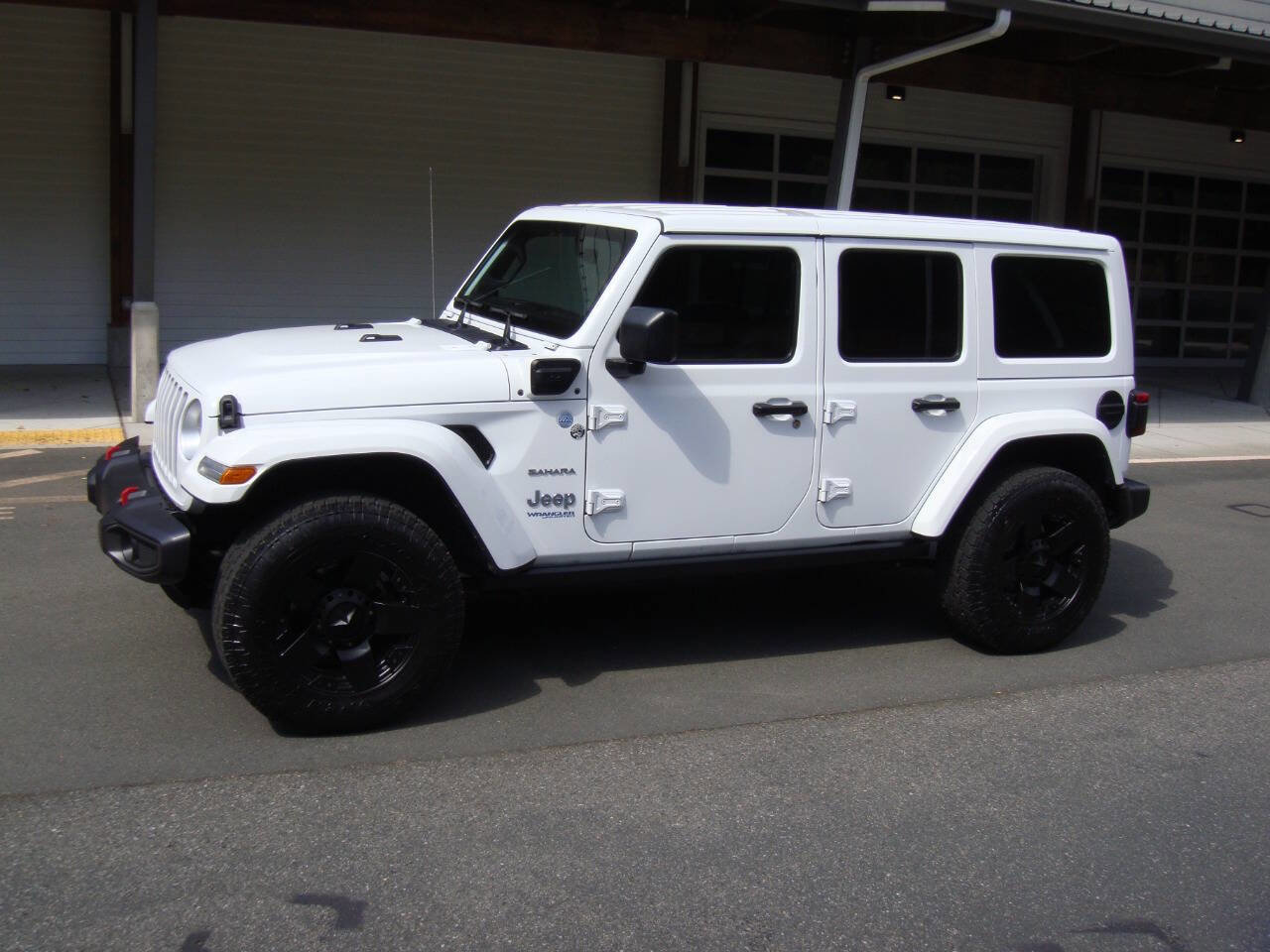 Used 2022 Jeep Wrangler Unlimited Sahara w/ Cold Weather Group image 1