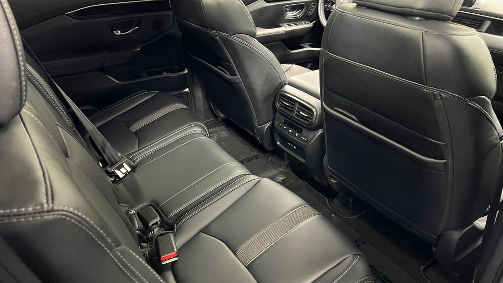 Used 2025 Honda Pilot Touring image 15