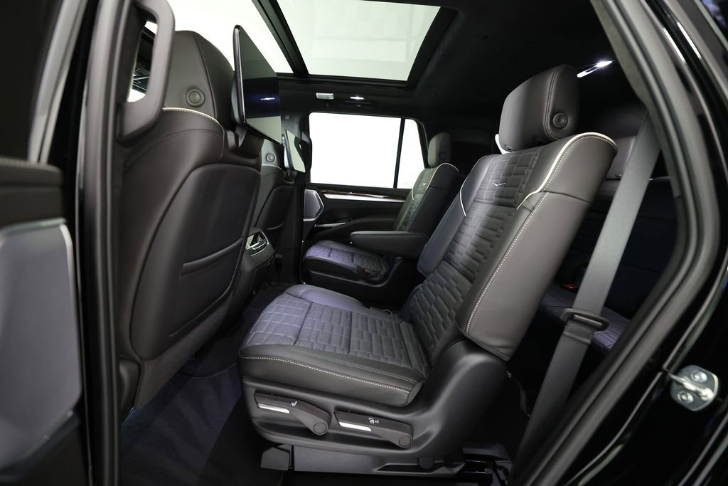 Used 2026 Cadillac Escalade Platinum Sport w/ LPO, ONYX Package AWD/4WD image 17