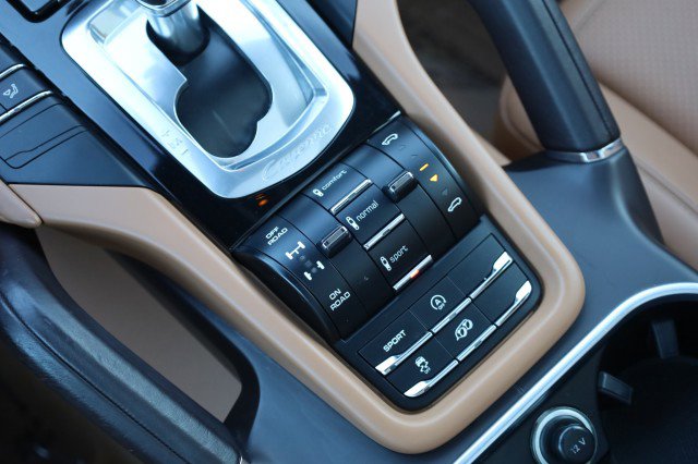 Used 2014 Porsche Cayenne GTS AWD/4WD image 38