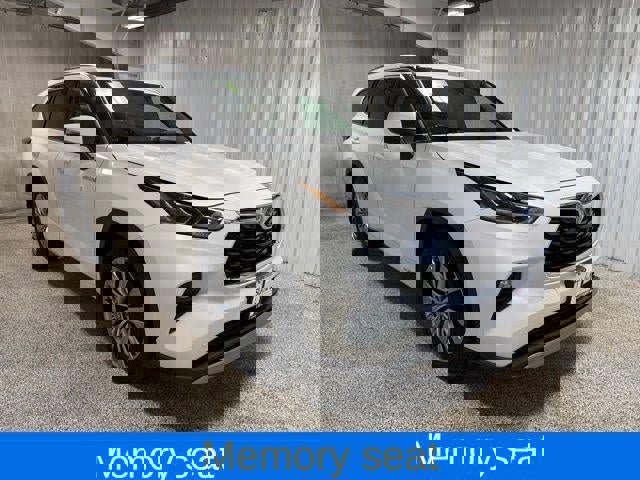 Used 2021 Toyota Highlander Platinum image 3