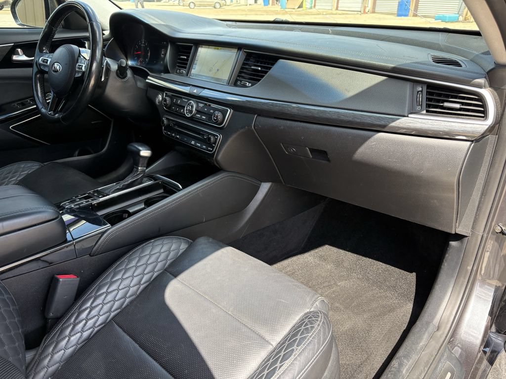 Used 2018 Kia Cadenza Limited FWD image 30
