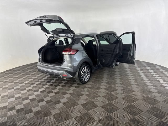 Used 2023 Nissan Kicks SV FWD image 14