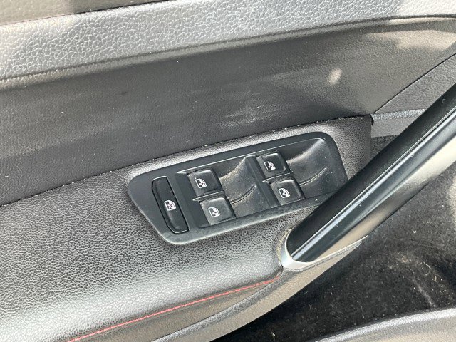 Used 2019 Volkswagen GTI SE FWD image 26
