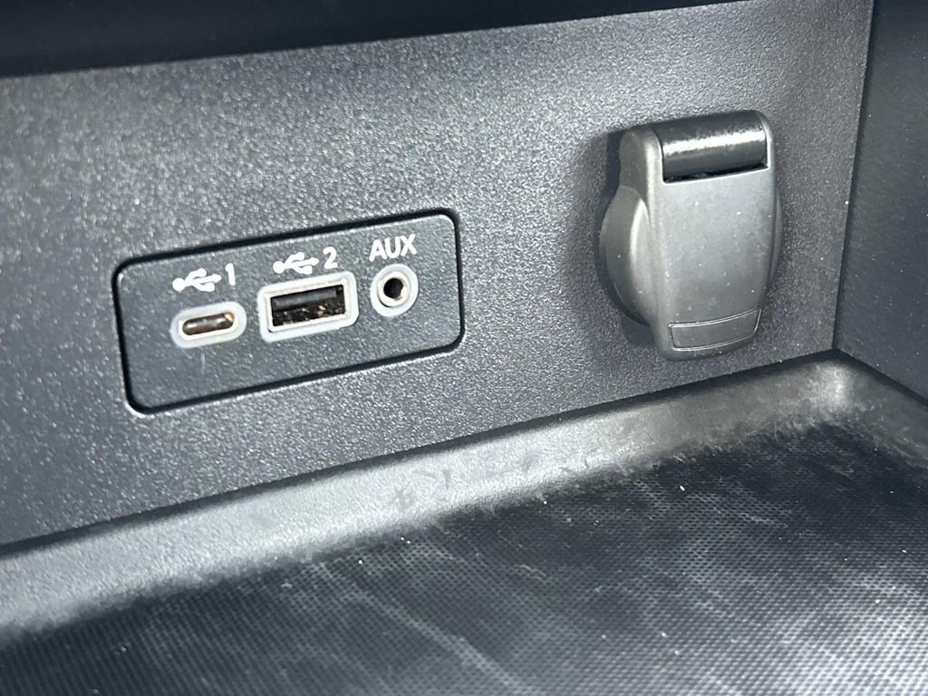 Certified 2023 Nissan Sentra SV image 30