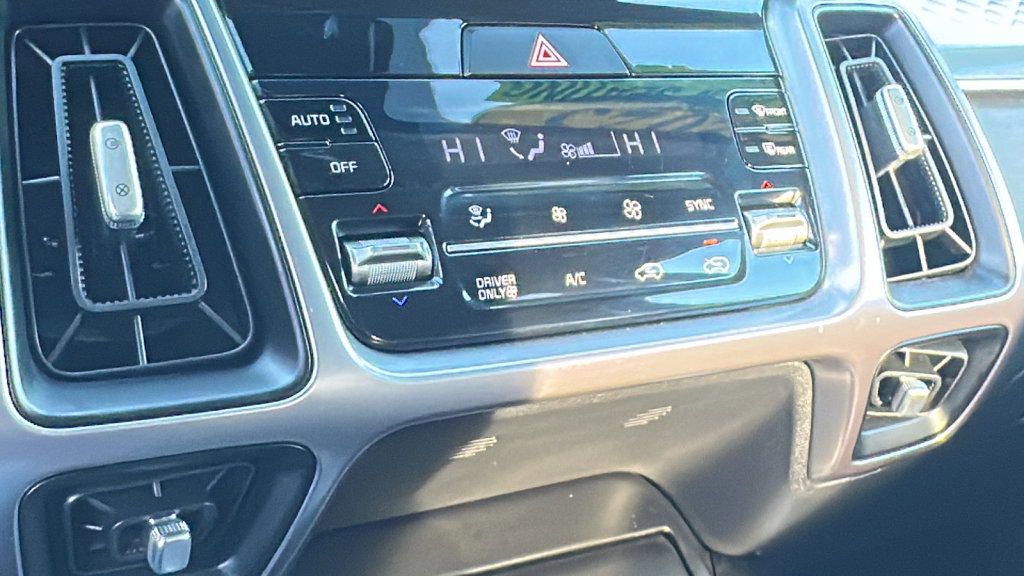 Used 2023 Kia Sorento EX image 14