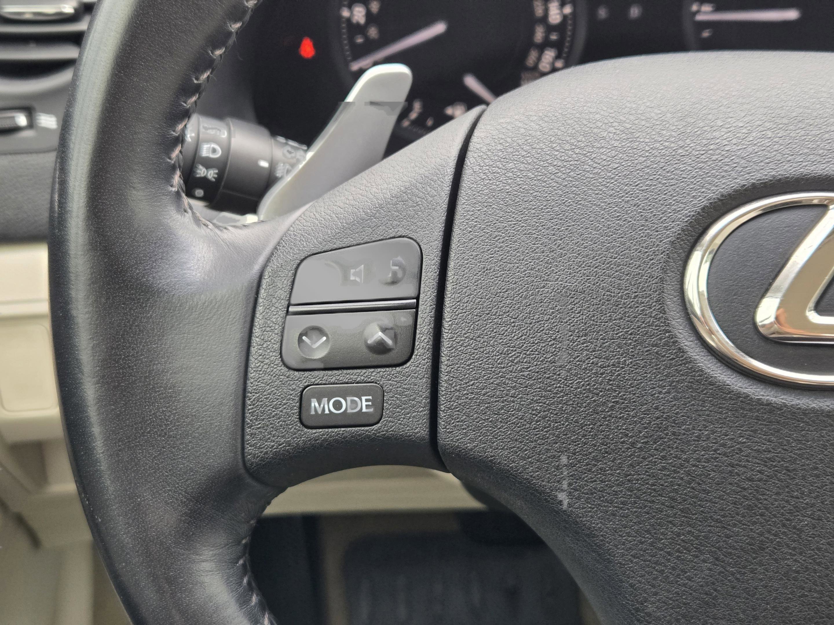 Used 2010 Lexus IS 250C RWD image 24