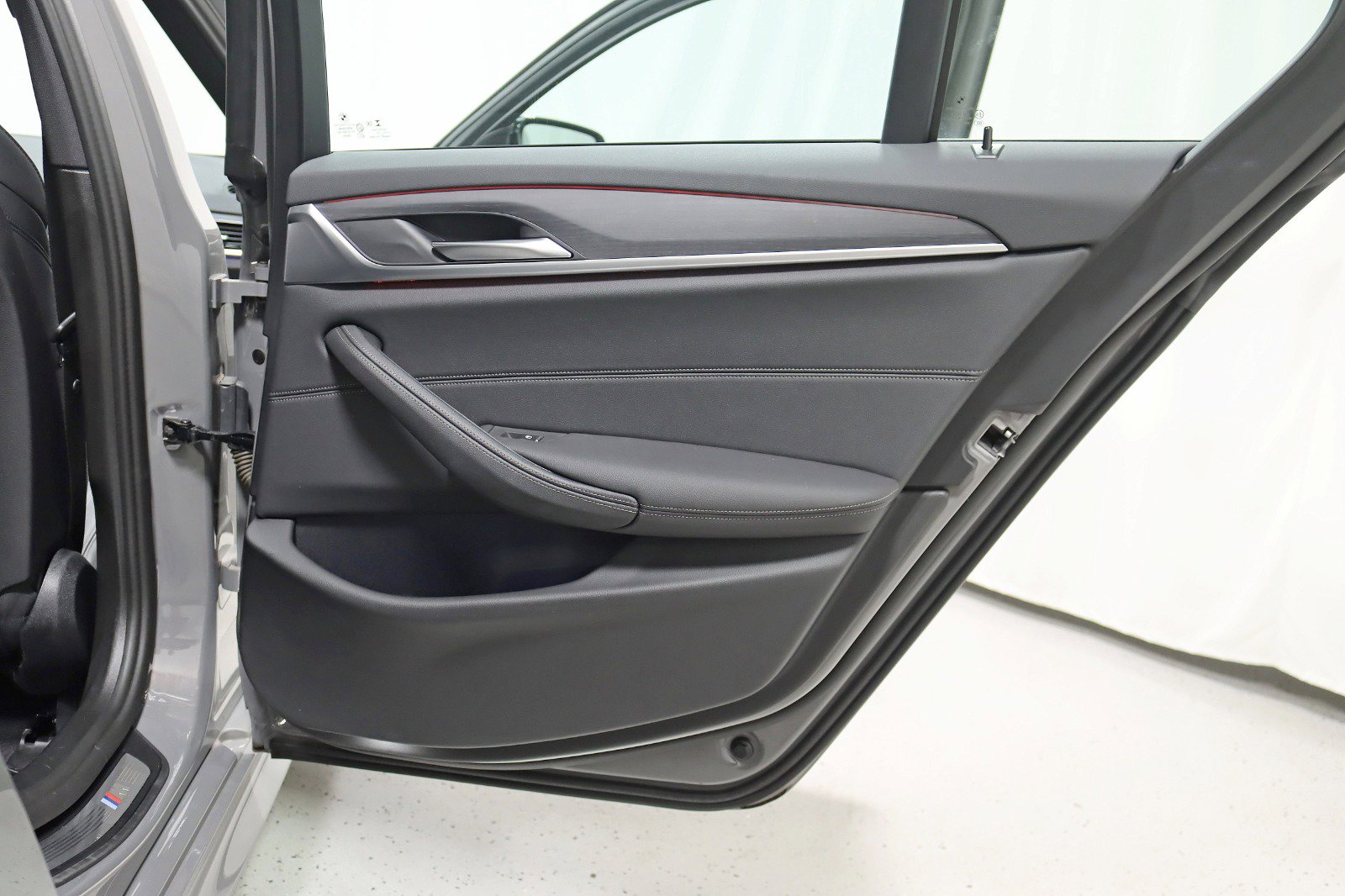 Used 2022 BMW 530i xDrive w/ M Sport Package image 37
