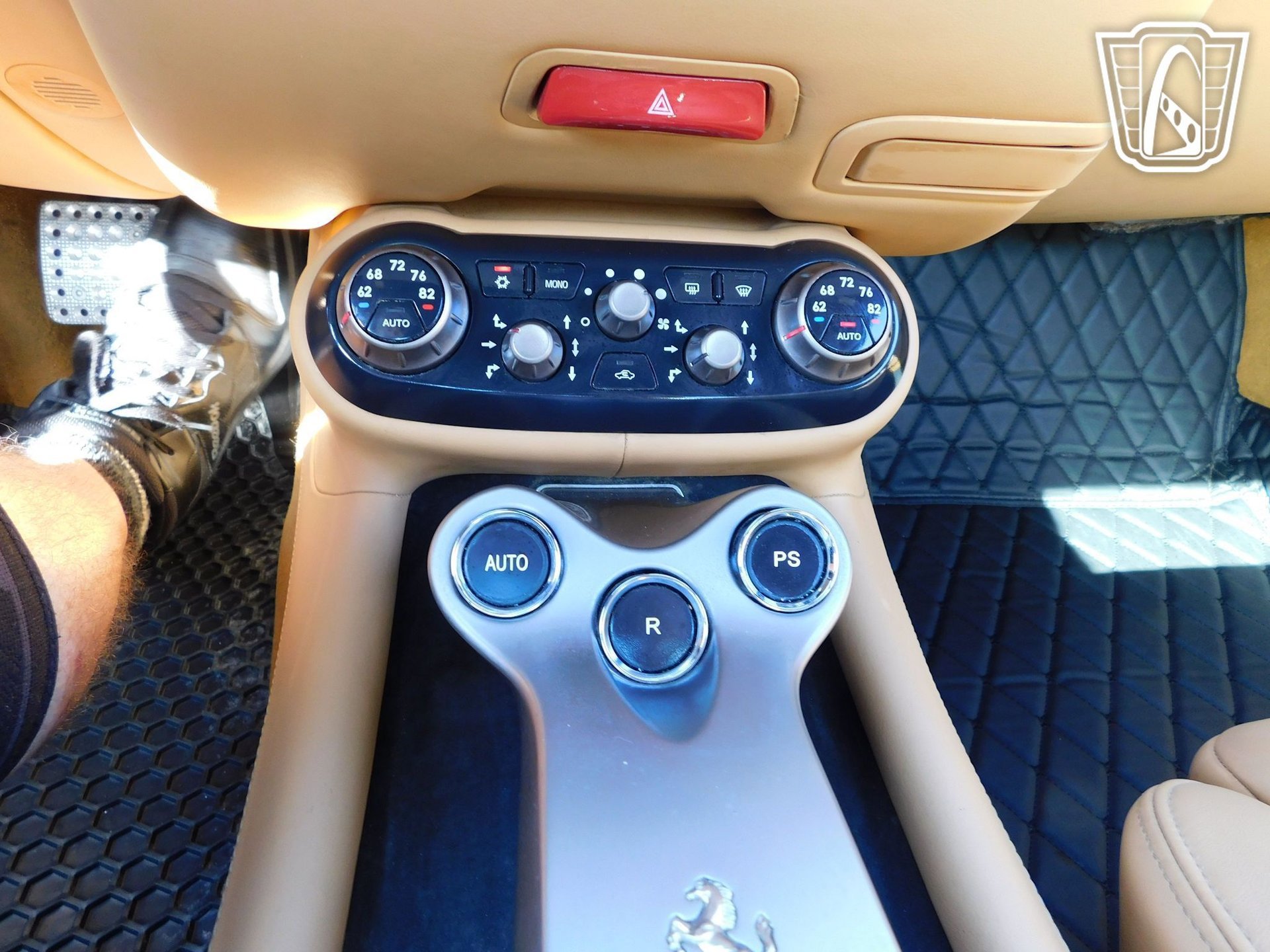Used 2009 Ferrari California RWD image 28