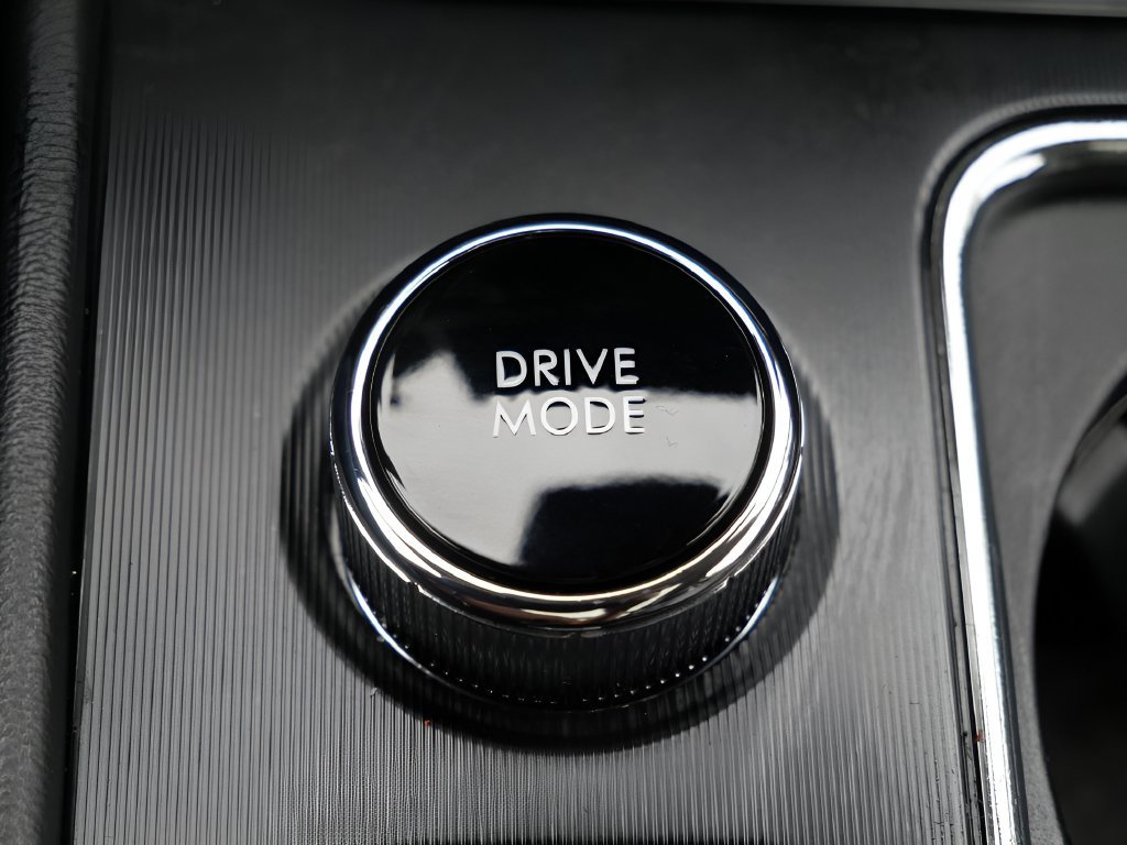 Used 2024 Lincoln Corsair AWD w/ Equipment Group 101A image 27