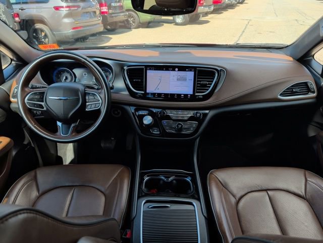 Used 2021 Chrysler Pacifica Limited w/ Premium & Safety Sphere Group image 16