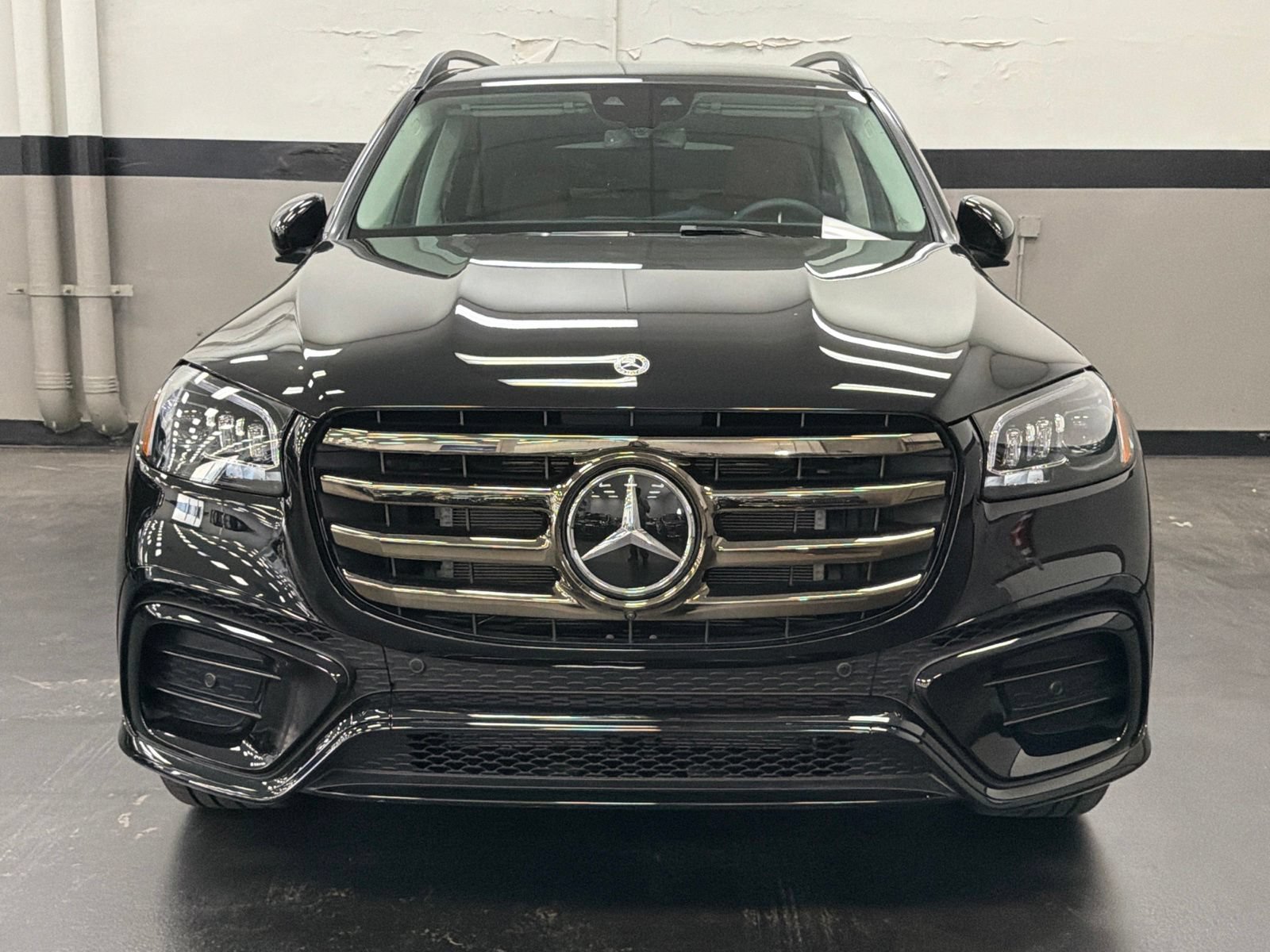 Used 2026 Mercedes-Benz GLS 450 4MATIC image 4