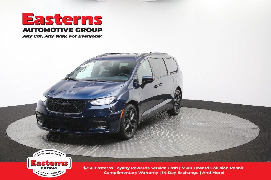 Used 2023 Chrysler Pacifica Touring-L w/ S Appearance Package FWD image 57